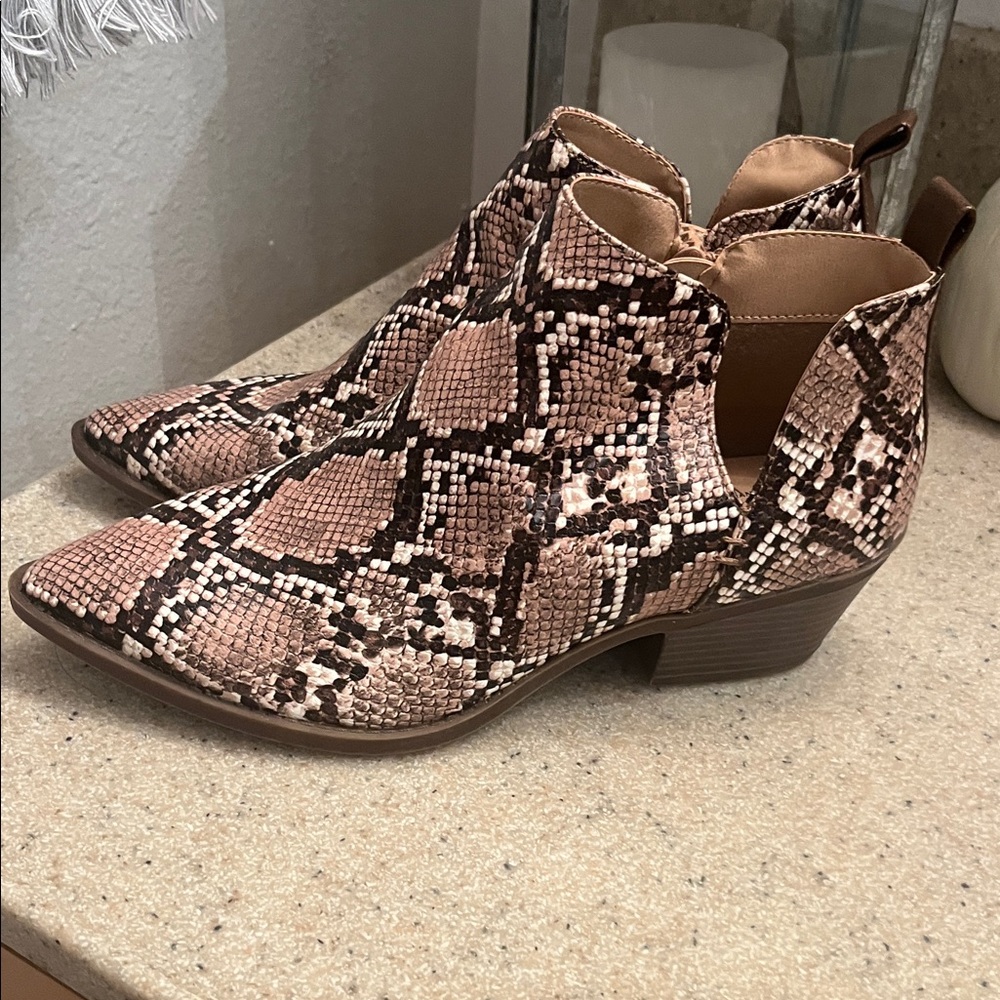 Time and Tru Snakeskin Ankle Boots - Pink and Black - Picture 5 of 8
